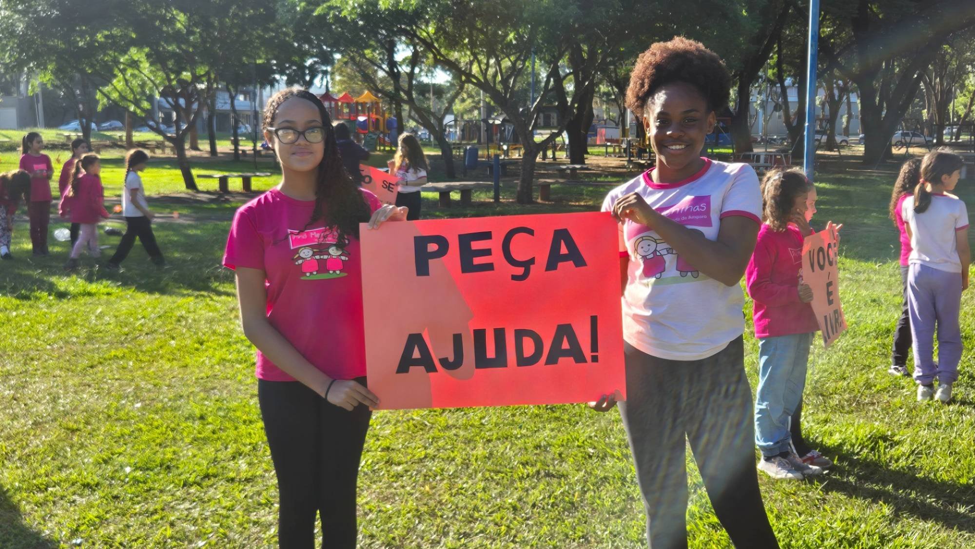 Maio Laranja : Combatendo a exploração e abuso sexual infantil