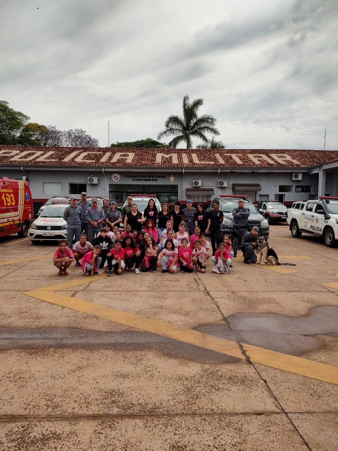 Visita ao batalhão da Polícia Militar de Jaú